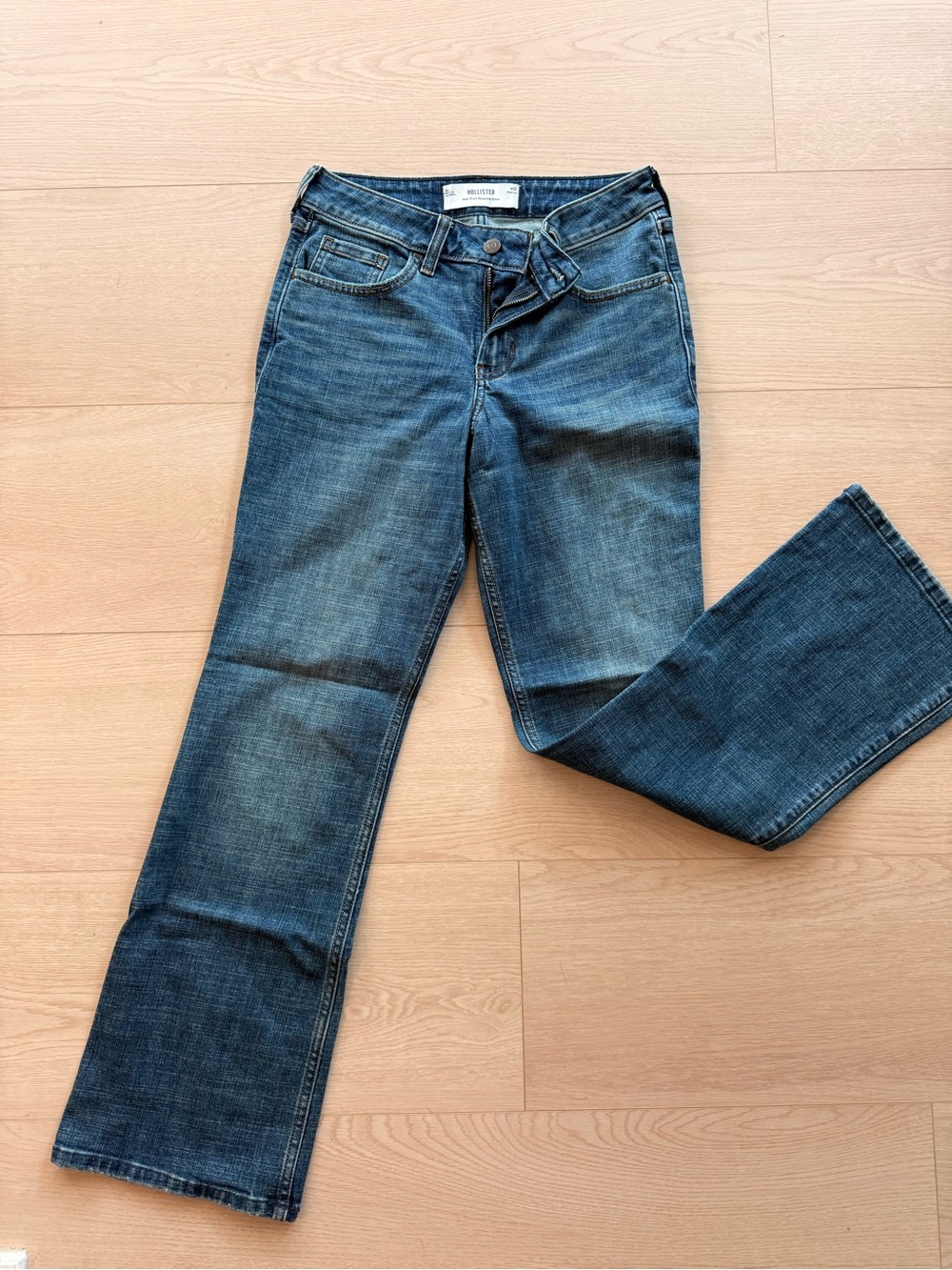 Hollister Women's Bootcut Jeans in Medium Blue Wash